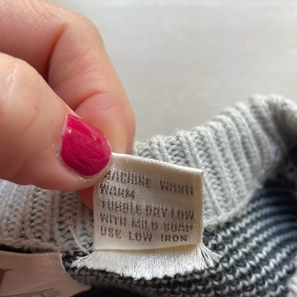 Vintage 90’s Y2K men’s sweater - Picture 8 of 9